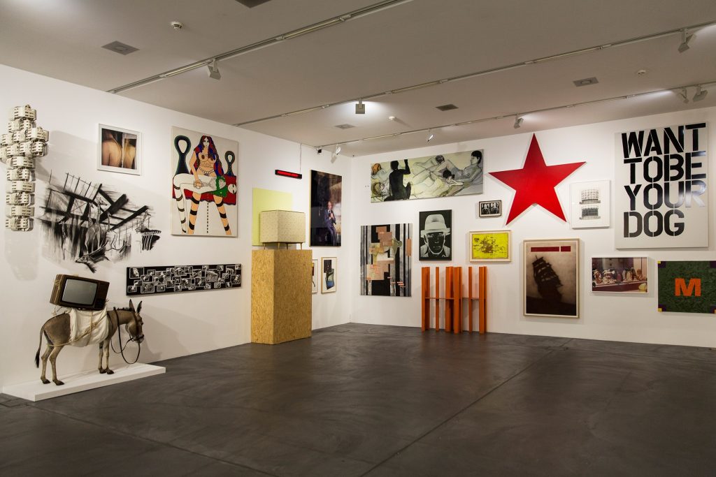 L’allestimento presentato al Migros Museum für Gegenwartskunst è di tipo ottocentesco