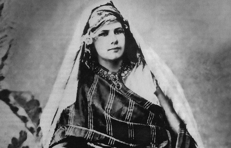 Isabelle Eberhardt in un’immagine del 1900 (Wikipedia)