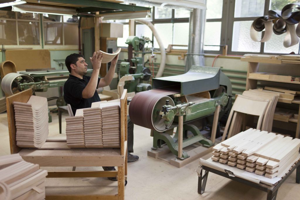 In Svizzera si contano 1400 piccole e medie imprese, che danno lavoro a oltre 62mila persone (Keystone)