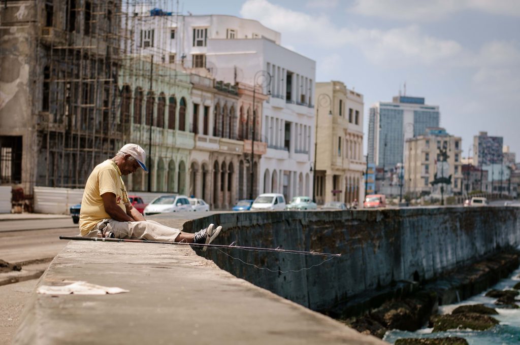 Il Malecón, ufficialmente Avenida de Maceo, all’Avana (Shutterstock)