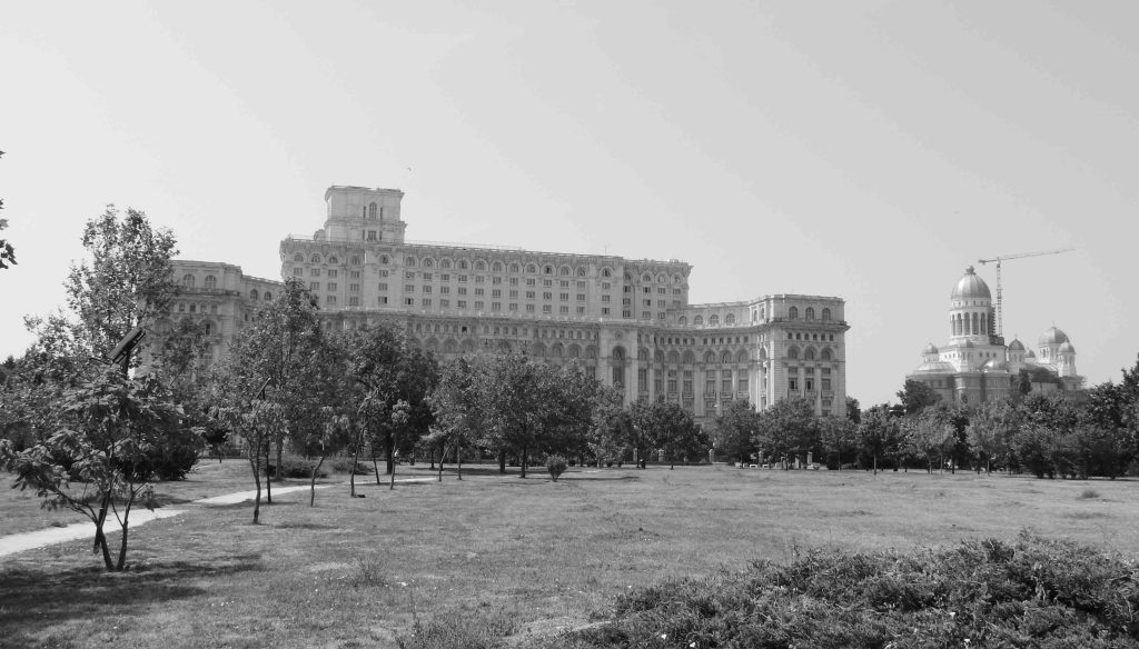 Veduta del sontuoso Palazzo Ceausescu a Bucarest (Sara Rossi Guidicelli)