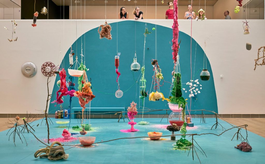 Gerda Steiner & Jörg Lenzlinger, «Wachsende Kunstdüngerkristalle», 2018 (Daniel Spehr)
