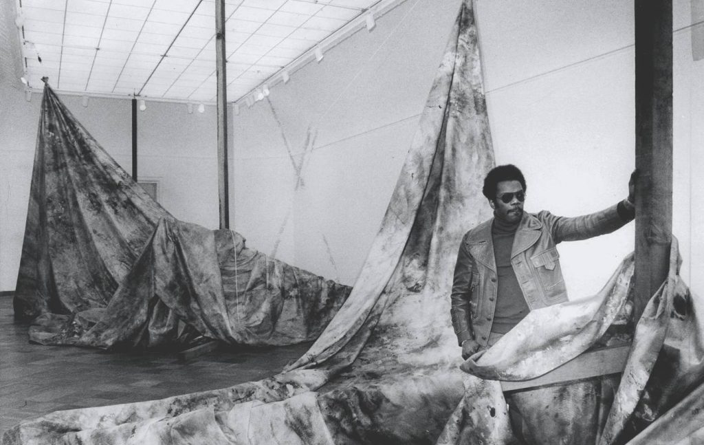 Sam Gilliam, «Autumn Surf» SFMOMA, 1973 (Photocredit Courtesy San Francisco Chronicle © 2018, ProLitteris, ZH)