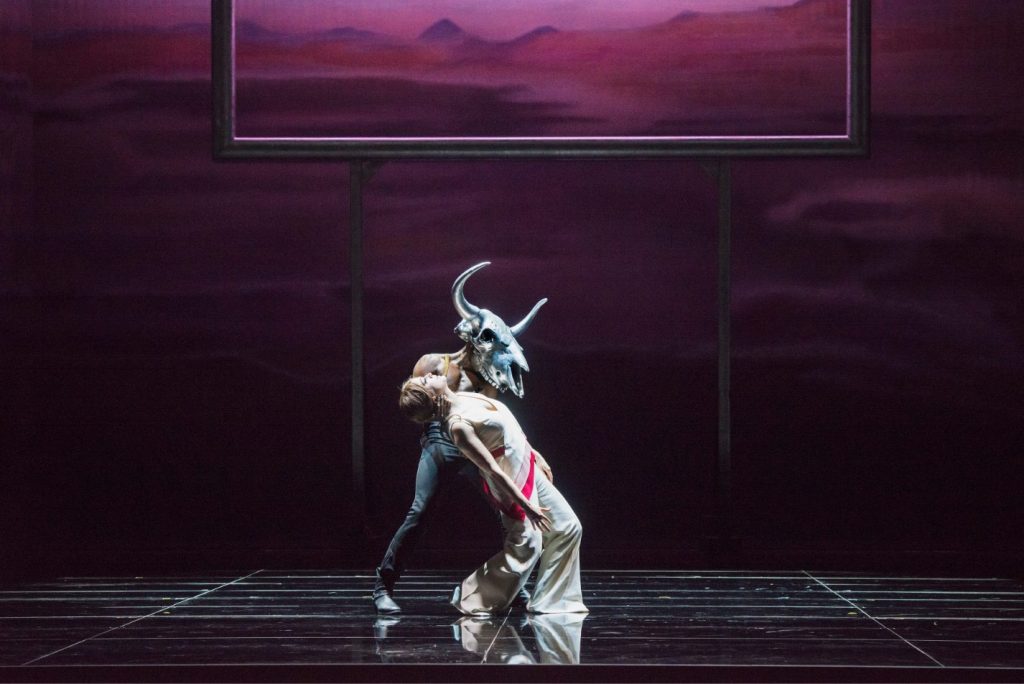 Winston Ricardo Arnon è Joker, Elissa Huber Micaela (Tanja Forendorf / T+T Fotografie)