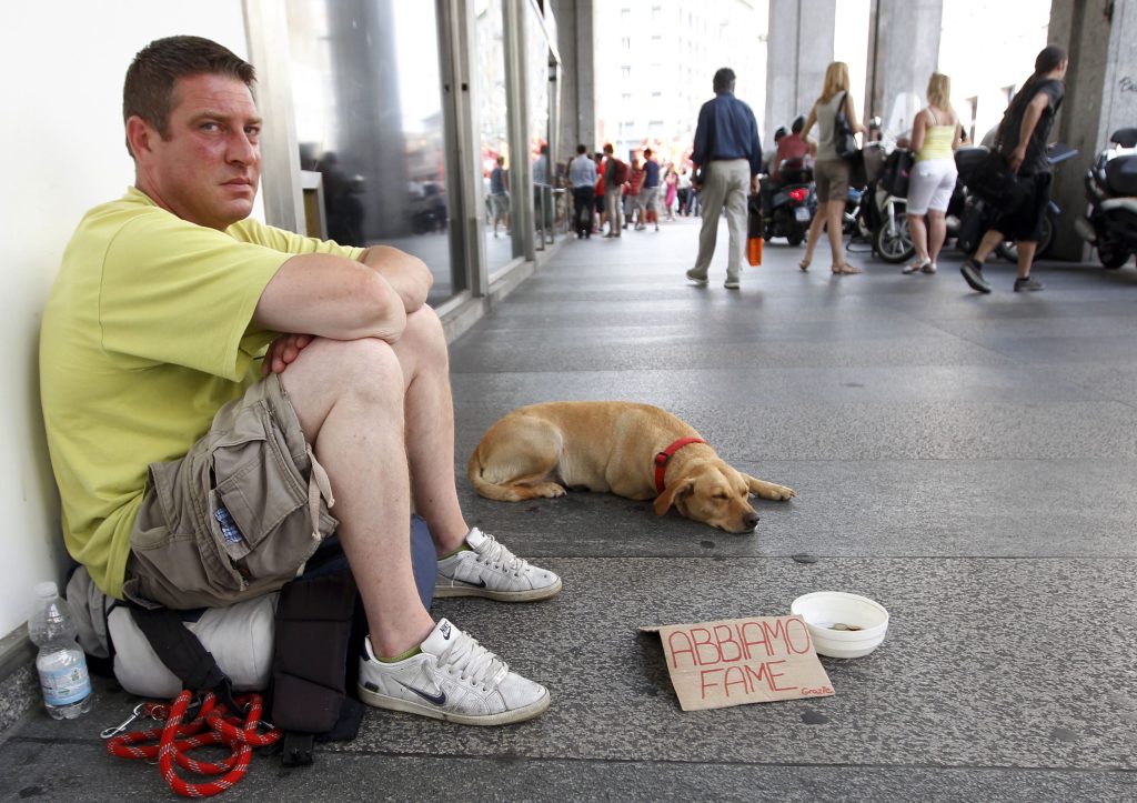 Assai inquietante il crollo delle paghe nella metropoli considerata il motore del Paese: Milano (Keystone)
