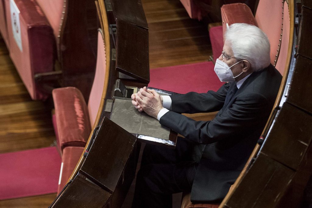 Sergio Mattarella aveva altri piani ma, ha detto, «non ci si può sottrarre ai doveri» (Keystone)