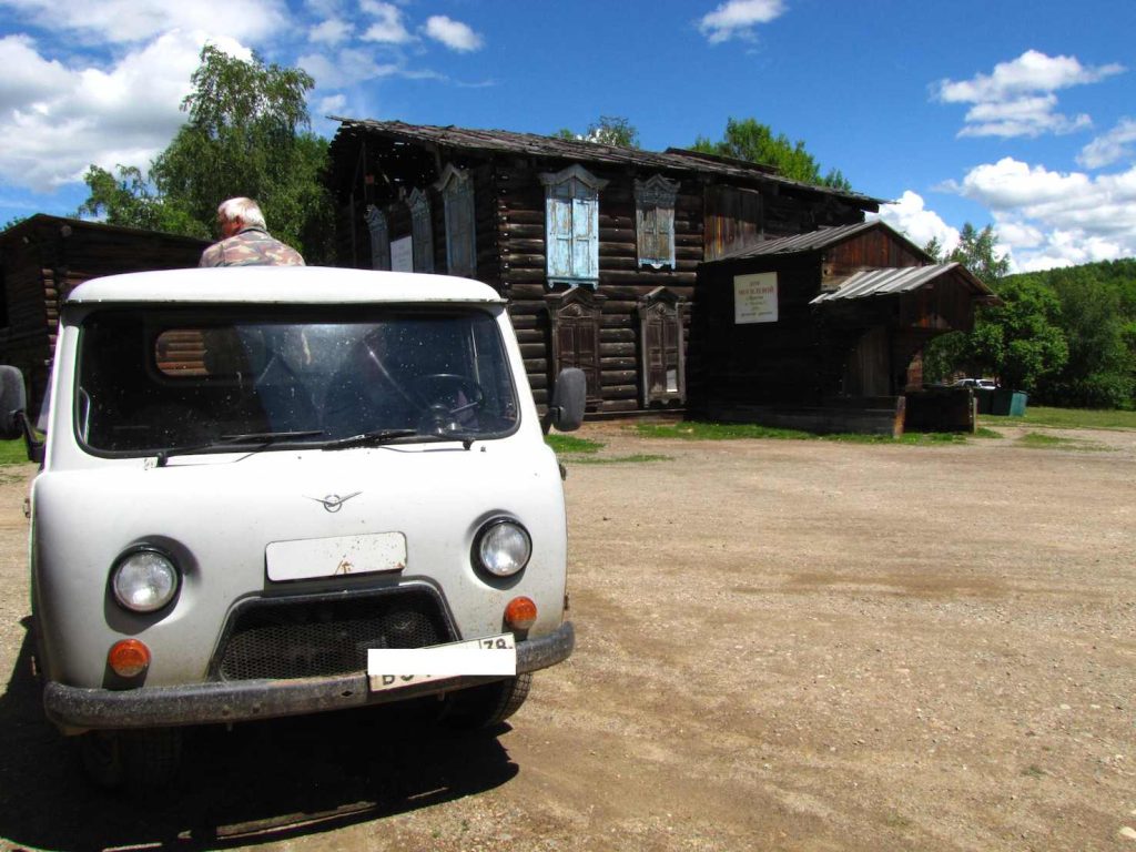 Casa lignea nel villaggio-museo di Taltsy, nella regione del Lago Bajkal