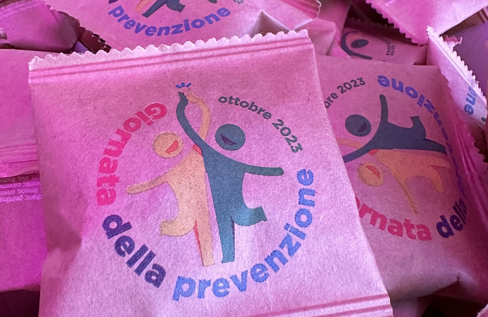 Alcuni dei gadget offerti durante le serate