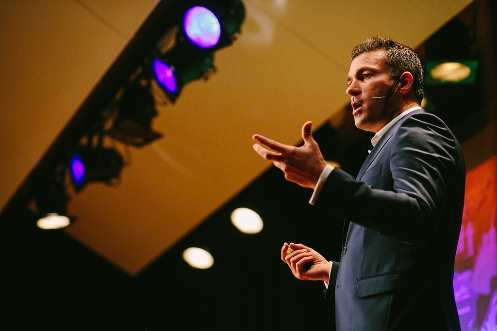 Diego Gilardoni in passato è stato corrispondente dagli Stati Uniti per il Telegiornale della RSI