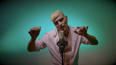 Dimchev nella sua performance di Kill (YouTube)