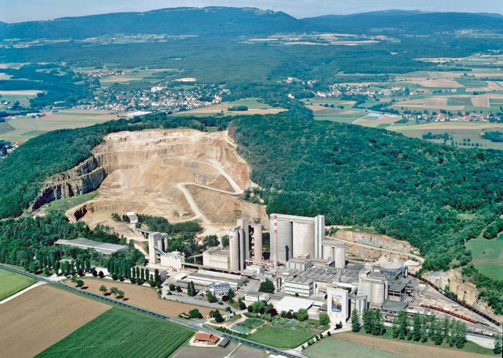 La collina che ospita la necropoli celtica di Mormont, nel Canton Vaud, è minacciata da un cementificio (Keystone)