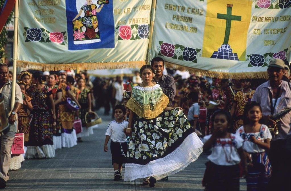 «Regada de Frutas», processione lungo le vie del paese