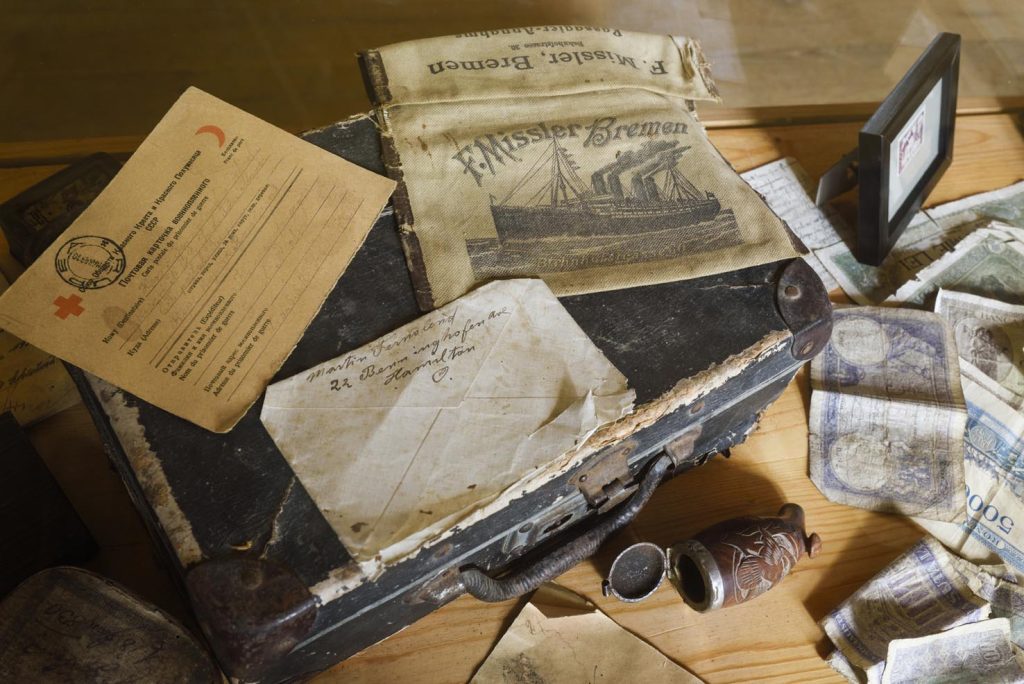 Viscri. Il museo della chiesa fortificata luterana con documenti dell'emigrazione dei Sassoni all'estero