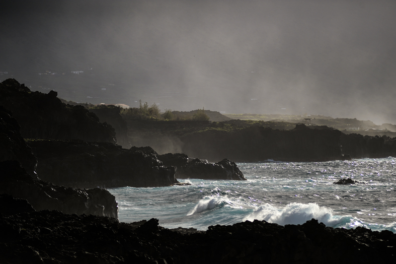 El Golfo, scogliera di Punta Grande. Soprannominata Isla del Meridiano El Hierro è la più piccola e la più lontana a sud e ad ovest delle isole Canarie