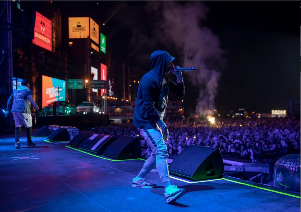 Marshall Mathers / Slim Shady con il «hype man» Mr Porter (jeremydeputa)