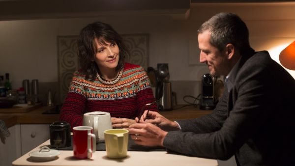 Juliette Binoche in «Doubles Vies» del regista francese Olivier Assayas