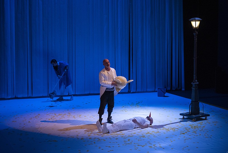 Roberto Latini in una scena di «Mangiafoco» (Masiar Pasquali)