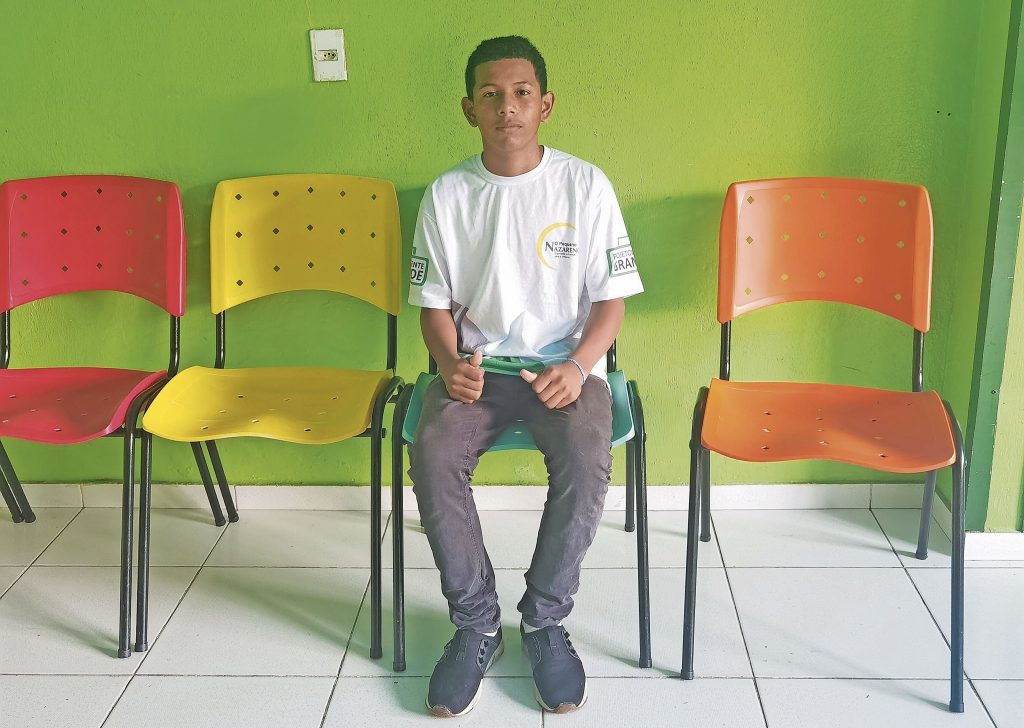 2. Darlison che faceva il venditore d’acqua ai semafori