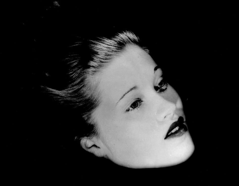 Lee Miller, Floating head, Mary Taylor, NY, 1933 (© Lee Miller Archives England 2020. Tutti i diritti riservati)