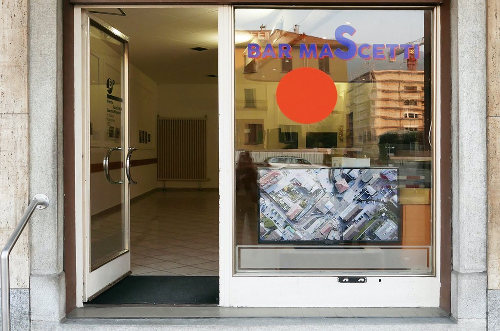 Uno dei locali recuperati da «Frequenze»: il bollino arancione ne è il distintivo