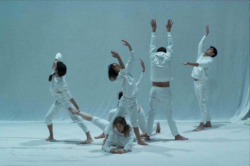 I danzatori della Cie Greffe in Speechless Voices di Cindy Van Acker (© Mathilda Olmi)