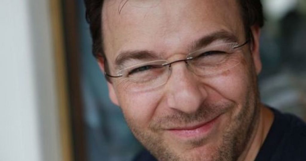 È nato a Eltville am Rhein nel 1967.