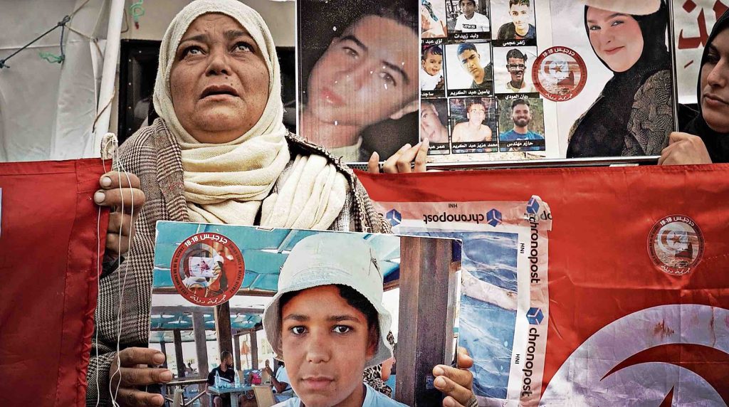 Chi ricorda i propri cari dispersi tra le onde (Mannocchi)