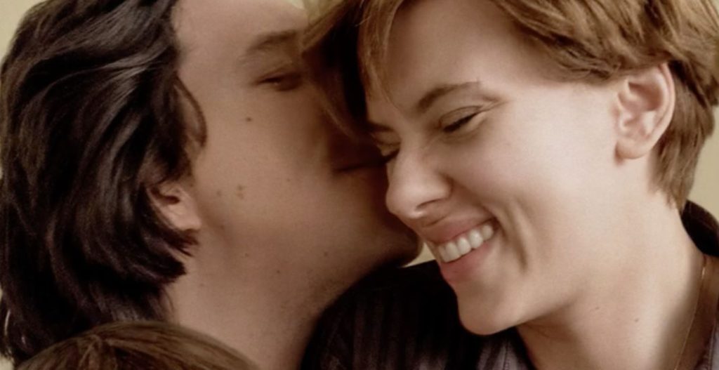 Adam Driver e Scarlett Johansson sulla locandina del film