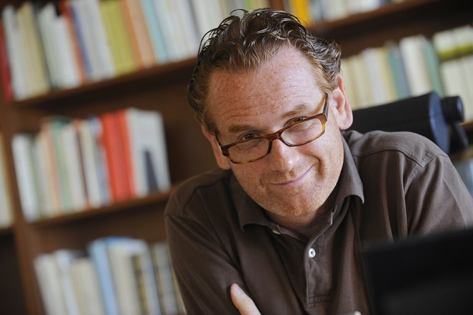 Fabio Merlini nel suo studio (Ti-Press)