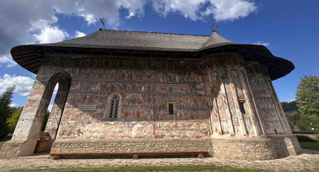 Suggestivo Monastero a Gumoruliu (Sara Rossi Guidicelli)