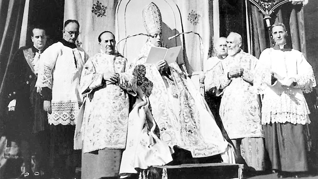 La proclamazione del dogma dell’Assunzione di Maria da parte di Pio XII (Wikimedia)