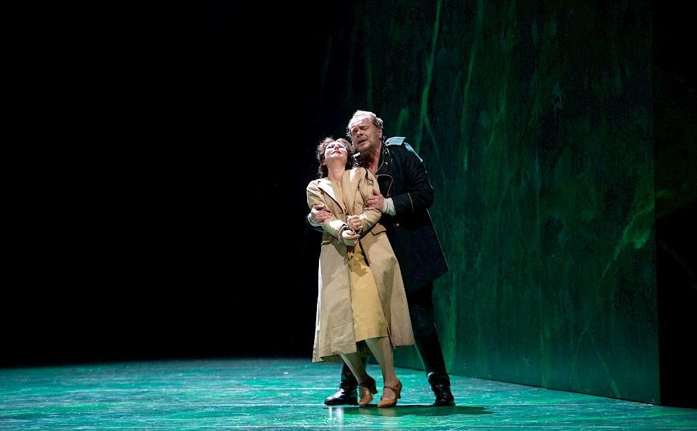 Veronica Simeoni nei panni di Fenena e Michael Volle in quelli di Nabucco (Monika Ritterhaus)