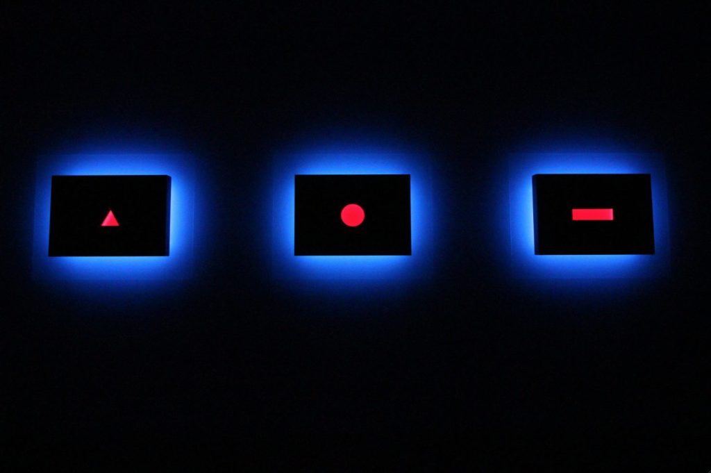 Nanda Vigo, Palazzo Reale, Milano, 2019, Trilogia, Light progressions, omaggio a G. Ponti L. Fontana P. Manzoni (Photo Credit M. Poma, Court. Arch. N. Vigo)