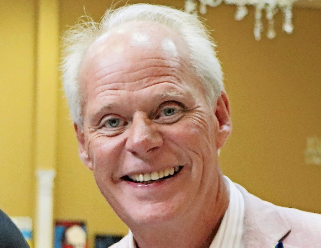 Dan Carter (Wikipedia)