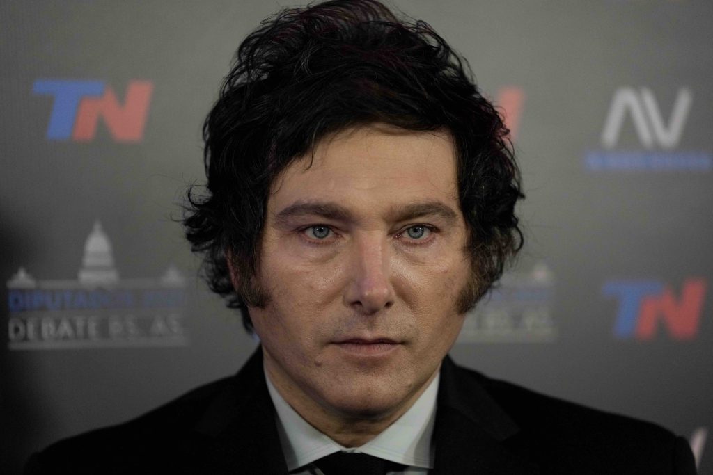 «Non votate la destra classica, si tratta di socialisti mascherati», dice Javier Milei (Shutterstock)