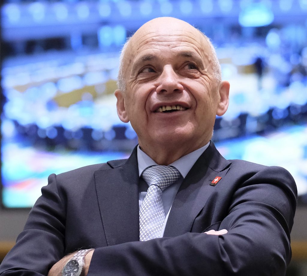 Il ministro delle finanze Ueli Maurer può rallegrarsi: le finanze federali sono floride (Keystone)