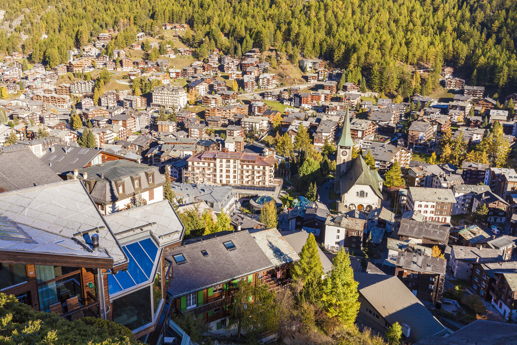 Anche i proprietari di case secondarie (nella foto, Zermatt) devono poter votare quando ne va dei loro interessi? (Keystone)