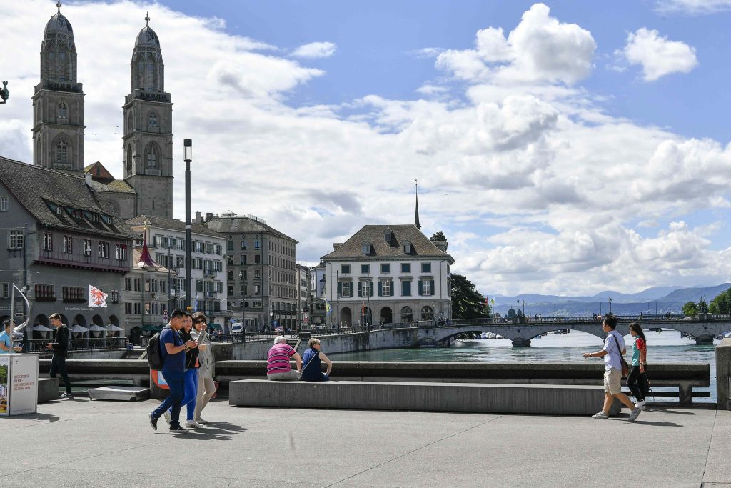 La città sulla Limmat è ricca ma costosa (Keystone)