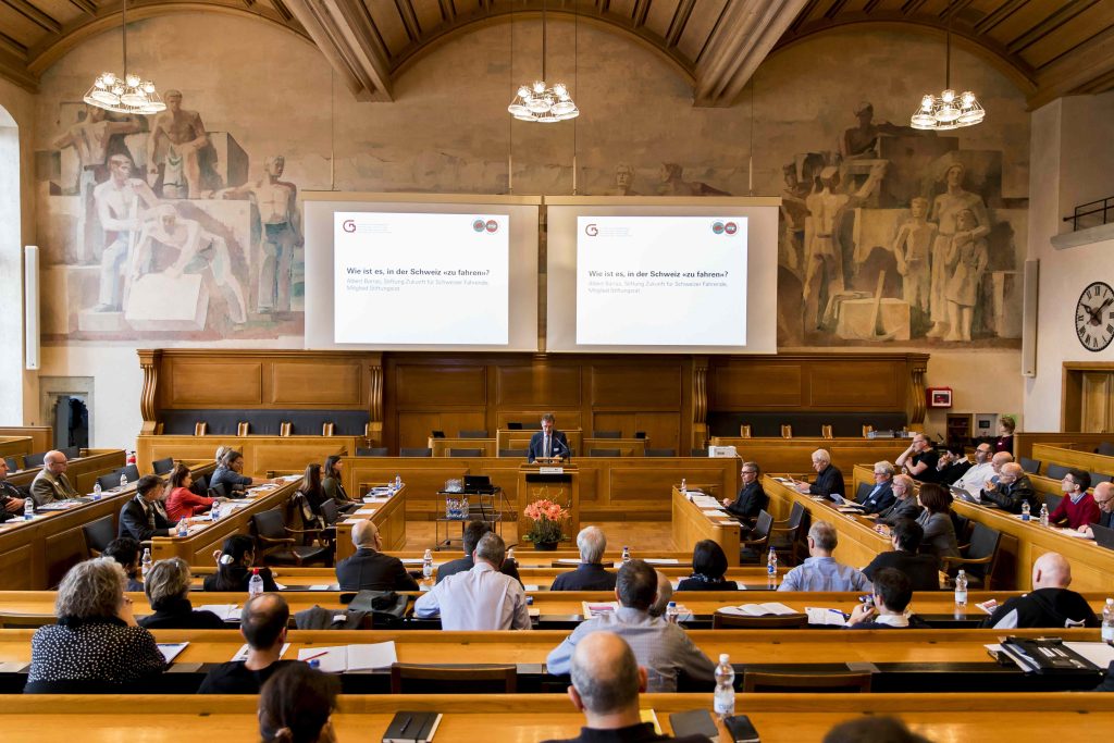 Una riunione dell’Associazione dei comuni svizzeri nel palazzo del governo cantonale a Berna (Keystone)