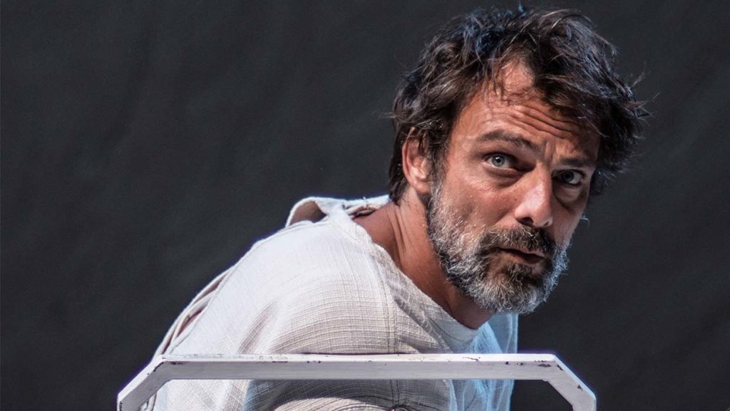 Alessandro Preziosi è Van Gogh. (teatromanzoni.it)