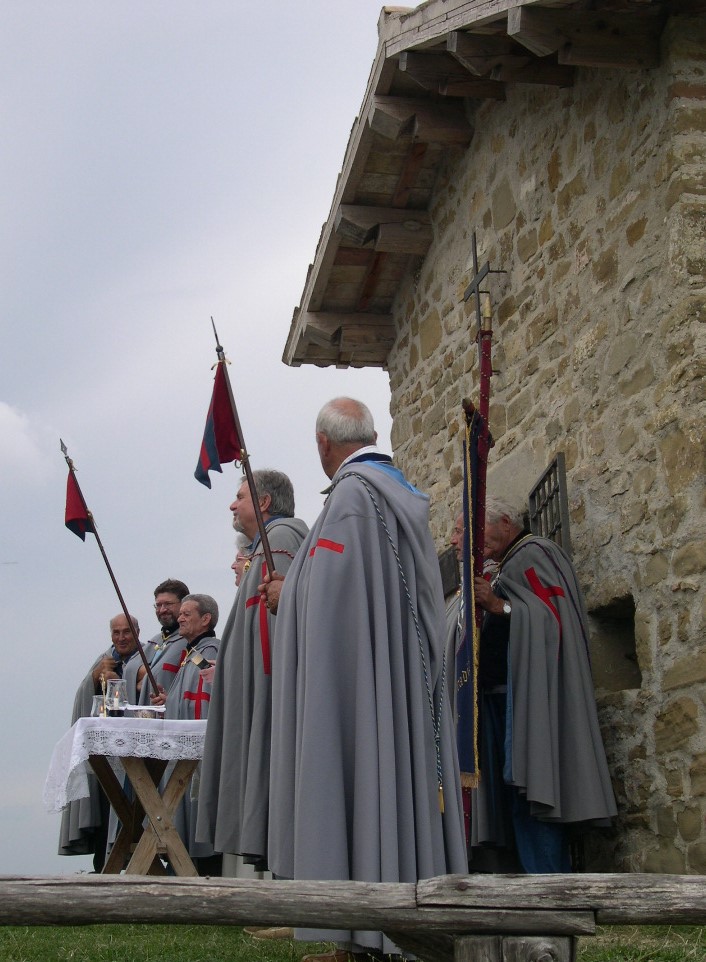 Priori di Assisi ricevono i cavalieri