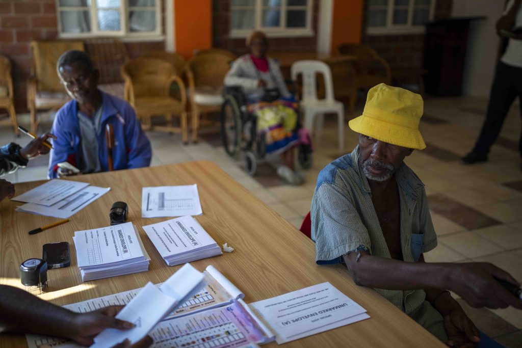 Seggio alla periferia di Durban, Sud Africa, fine maggio 2024 (Keystone)