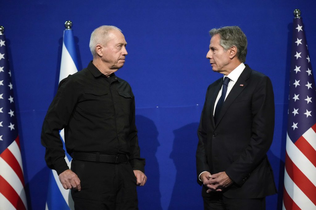 Il segretario di Stato americano, Antony Blinken e il ministro della Difesa israeliano Yoav Gallant (Keystone)