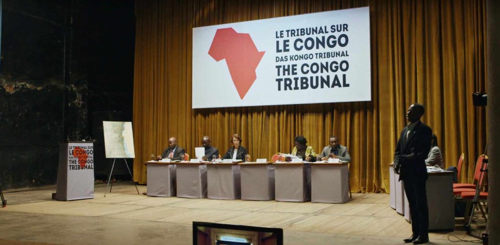 Una scena di «The Congo Tribunal» del regista Milo Rau