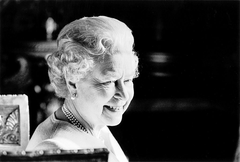 Un perfetto equilibrio tra tradizione e cultura pop: l’esempio di Elisabetta II farà storia (Shutterstock)