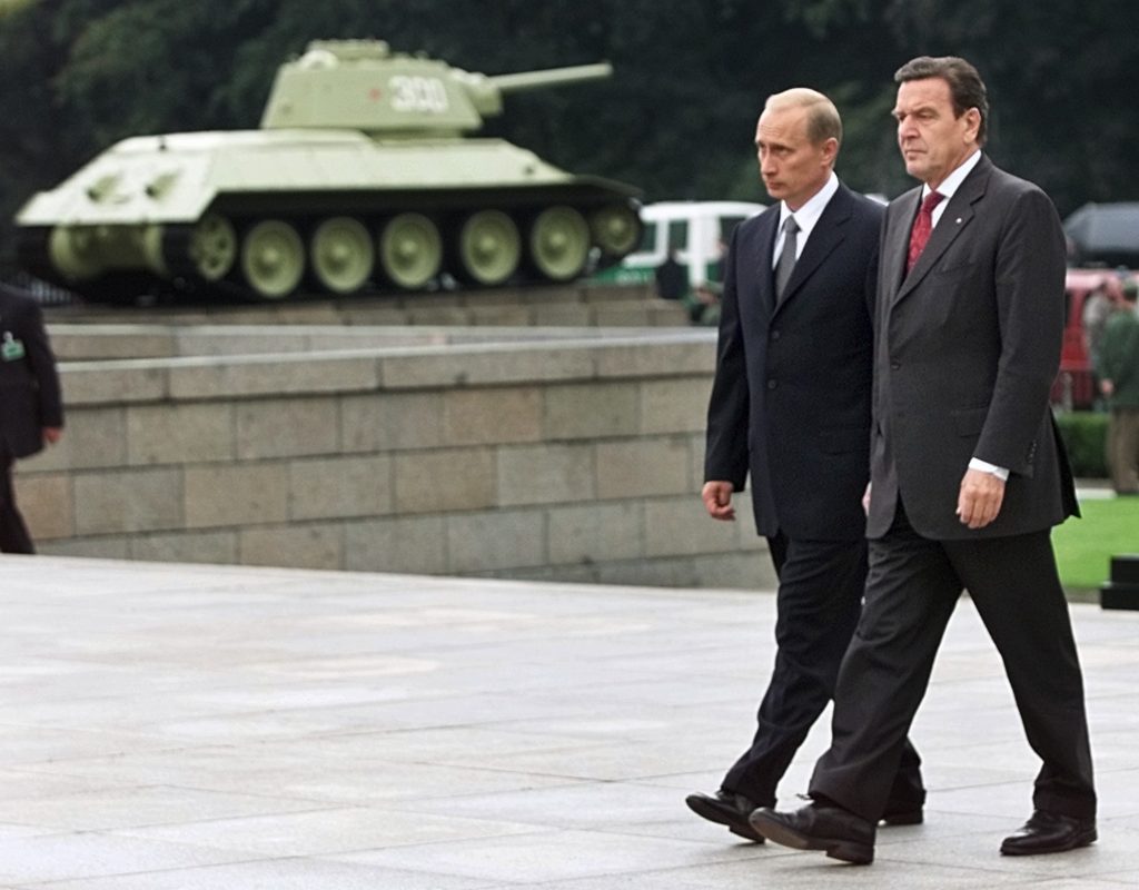 Schröder,a destra, e Putin a Berlino il 25 settembre 2001 (Keystone)