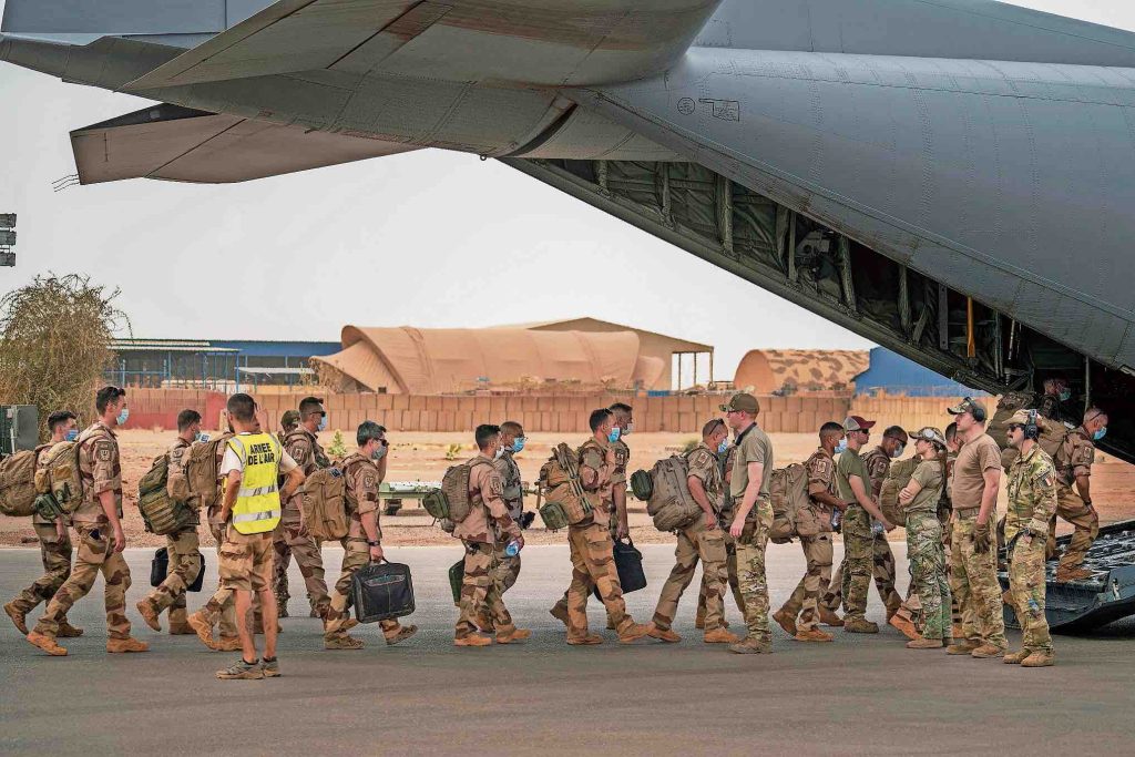 Soldati francesi che ritornano a casa (Keystone)