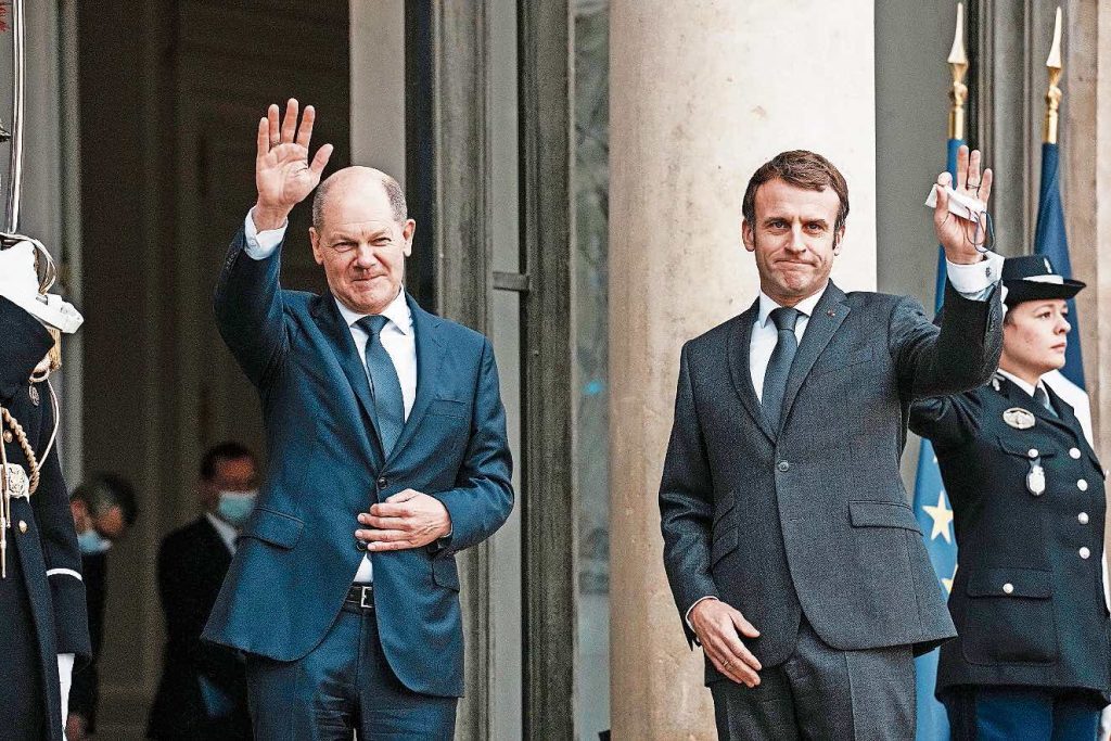 Olaf Scholz, a sinistra, ed Emmanuel Macron (Keystone)