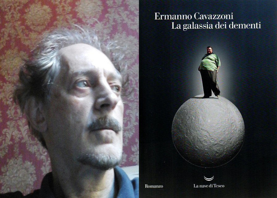 Lo scrittore Ermanno Cavazzoni di fianco al suo libro