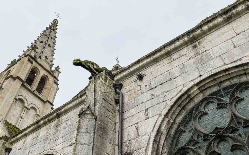 Dettaglio dell’Eglise de Saint-Pierre (Dalla Valle)